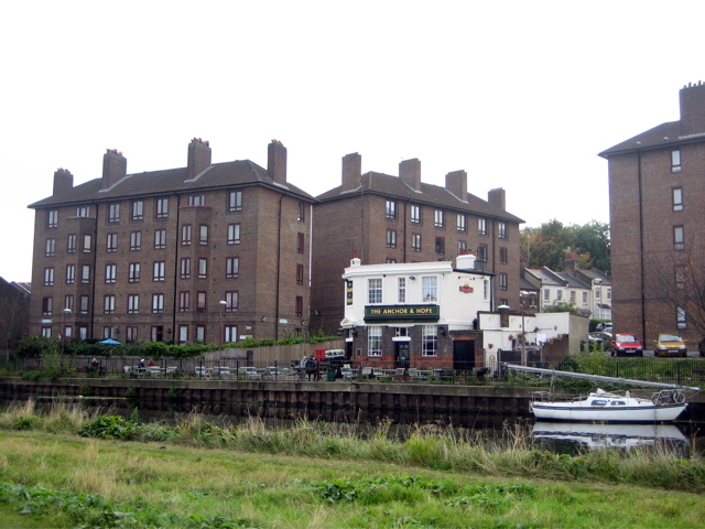 Pub on the River Lea